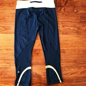 Women’s size 6 lululemon crop pants